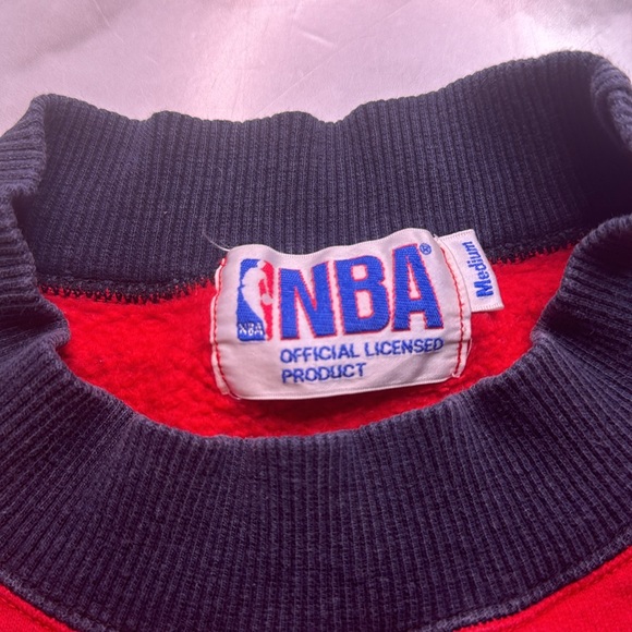 Chicago Bulls Vintage Crop Sweatshirt - Picture 4 of 5